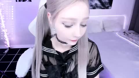 Lily online show from 11/27/25, 09:17