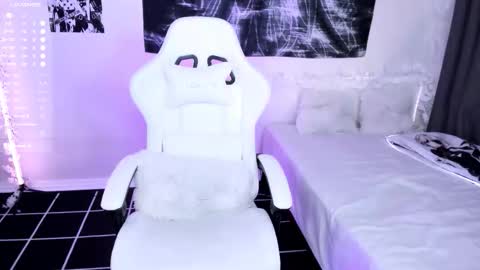 Lily online show from 01/12/26, 03:01