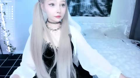 Lily online show from 05/01/26, 02:27