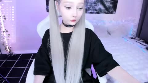 Lily online show from 05/09/26, 03:34