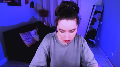 Snapshot of lily_xbaby chatting on 03/25/26, 07:36 LILY online show from 03/25/26, 07:36