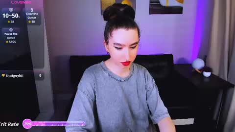 Snapshot of lily_xbaby chatting on 06/13/26, 02:15 LILY online show from 06/13/26, 02:15