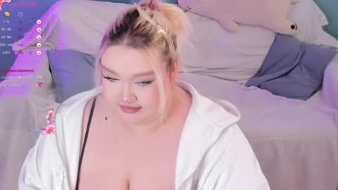 Lily online show from 02/19/25, 09:39