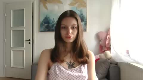 lilycandy_ online show from 04/13/26, 10:21