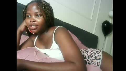 Snapshot of lilycelest chatting on 05/26/26, 03:41 lilycelest online show from 05/26/26, 03:41
