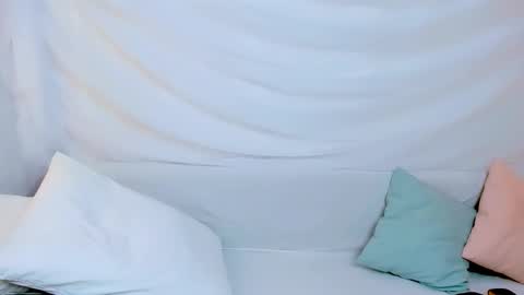 Snapshot of lilydavisss chatting on 12/01/25, 01:43 lilydavisss online show from 12/01/25, 01:43