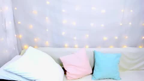 Snapshot of lilydavisss chatting on 12/17/25, 03:01 lilydavisss online show from 12/17/25, 03:01