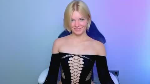 Snapshot of lilydavisss chatting on 06/16/26, 03:53 lilydavisss online show from 06/16/26, 03:53