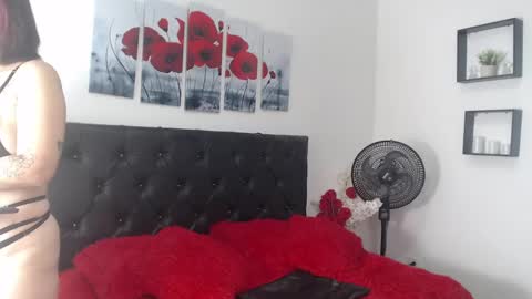 Snapshot of lilyfox23 chatting on 12/07/24, 12:24 lilyfox23 online show from 12/07/24, 12:24