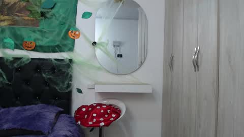 Snapshot of lilyfox23 chatting on 10/11/25, 12:32 lilyfox23 online show from 10/11/25, 12:32