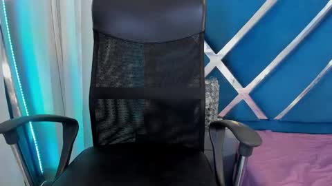 Snapshot of lilygloww chatting on 03/12/26, 01:06 Sweetie Lily online show from 03/12/26, 01:06