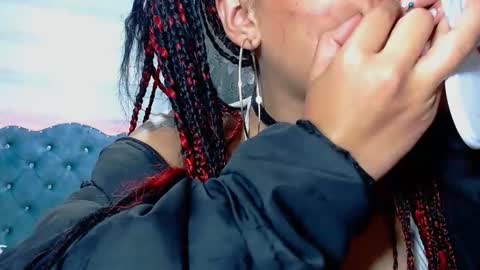 lilyjamesx online show from 02/16/25, 12:19