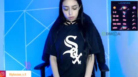 Snapshot of lilylouisee_ chatting on 05/03/26, 11:55 Liliana louise online show from 05/03/26, 11:55