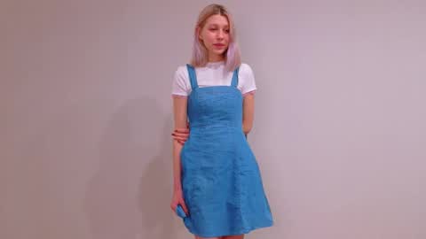 Snapshot of lilylumina_ chatting on 12/01/25, 02:16 Lily online show from 12/01/25, 02:16