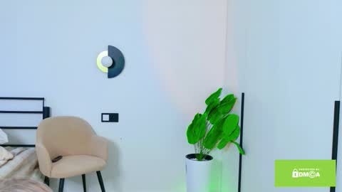 Snapshot of lilylumina_ chatting on 03/25/26, 02:28 Lily online show from 03/25/26, 02:28