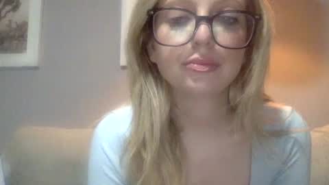 Snapshot of lilymae98 chatting on 12/04/24, 08:29 LilyMae online show from 12/04/24, 08:29