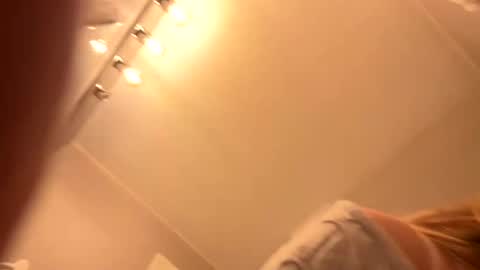 Snapshot of lilymae98 chatting on 12/22/24, 10:47 LilyMae online show from 12/22/24, 10:47