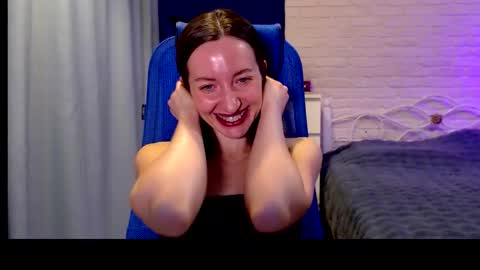 Lily online show from 11/23/25, 06:13