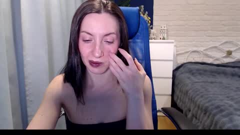 Lily online show from 12/22/25, 04:20