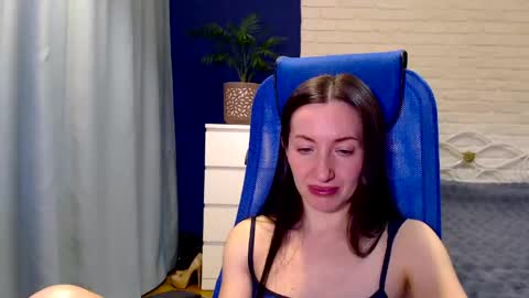 Snapshot of lilymellow chatting on 04/20/26, 05:10 Lily online show from 04/20/26, 05:10