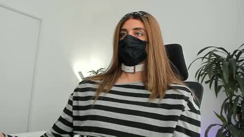 Snapshot of lilyreina chatting on 03/30/26, 06:20 Lily Reina online show from 03/30/26, 06:20