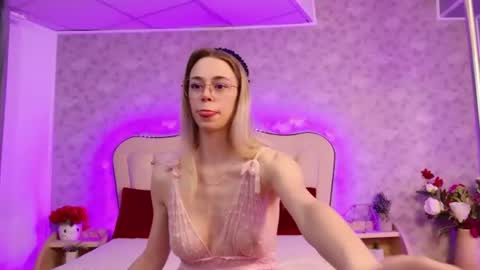 Snapshot of lilyrose_ chatting on 07/05/26, 04:19 online show from 07/05/26, 04:19