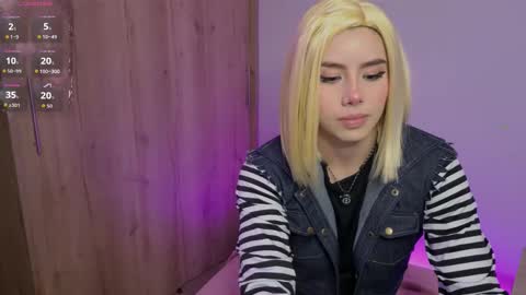 Snapshot of lilyrouse_ chatting on 03/27/26, 03:34 lily help me to collect more cosplay online show from 03/27/26, 03:34