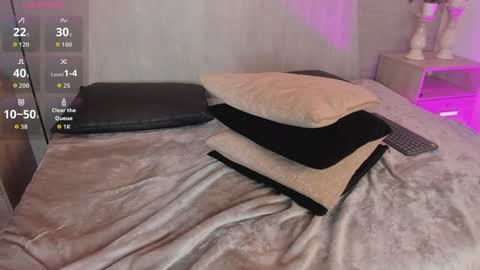 Snapshot of lilyrousse_ chatting on 04/08/26, 07:25 online show from 04/08/26, 07:25