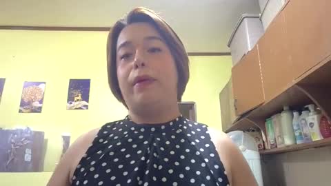 Snapshot of lilysette chatting on 05/17/26, 10:00 lilysette online show from 05/17/26, 10:00