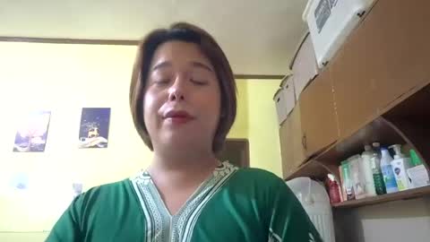 Snapshot of lilysette chatting on 06/16/26, 12:41 lilysette online show from 06/16/26, 12:41