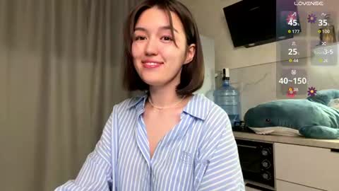 Snapshot of lilysollar chatting on 06/09/26, 06:08 Lily online show from 06/09/26, 06:08