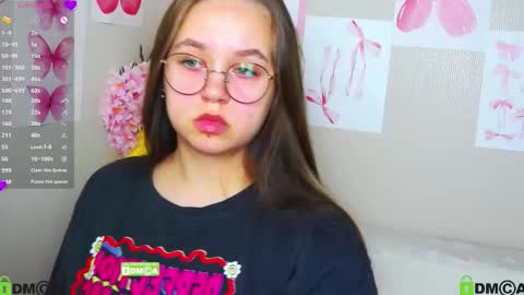 Lily online show from 09/09/25, 07:19