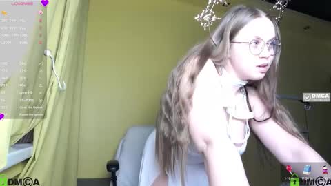 Snapshot of lilysweet13 chatting on 10/30/25, 02:07 Lily online show from 10/30/25, 02:07