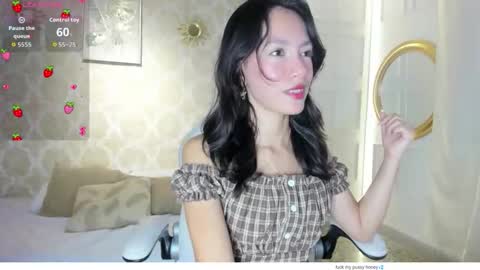 Snapshot of lilythea_ chatting on 05/17/26, 10:06 lilythea_ online show from 05/17/26, 10:06
