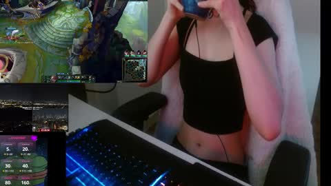 Snapshot of lilythrone chatting on 03/02/26, 01:08 Lily Rone online show from 03/02/26, 01:08