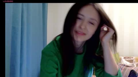 LilyXSky online show from 11/28/25, 04:20