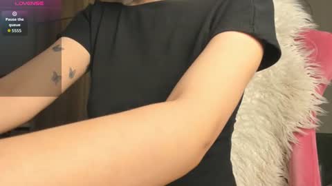 Lily online show from 06/11/26, 03:32