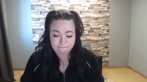 Snapshot of limalagris chatting on 04/25/26, 07:00 busty princess online show from 04/25/26, 07:00