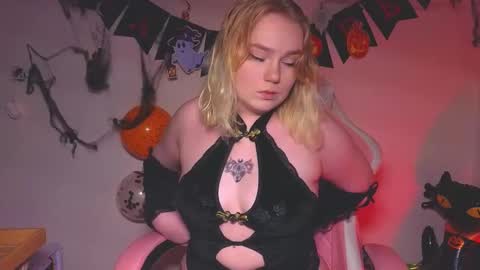 lime cat online show from 10/30/25, 01:18