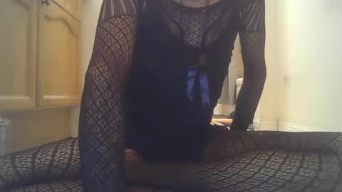 Snapshot of limpclitsissyfemboy chatting on 10/13/25, 02:44 limpclitsissyfemboy online show from 10/13/25, 02:44