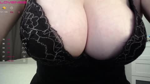 Snapshot of lina____ chatting on 12/08/24, 05:50 Lina online show from 12/08/24, 05:50