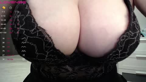 Snapshot of lina____ chatting on 01/07/25, 07:28 Lina online show from 01/07/25, 07:28