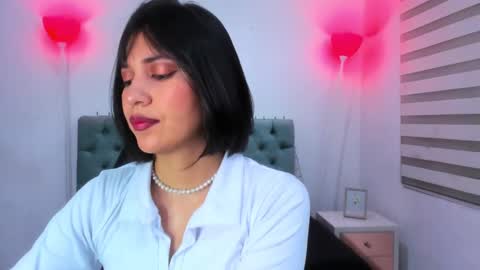  Lina Bedoya  online show from 01/15/25, 11:43