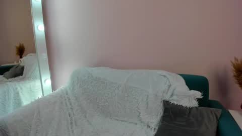 Snapshot of lina_blueeyed chatting on 01/22/25, 01:00 Lina blueeyed    GMT3 1100-1700 Mon Wed Thu Sat Sun online show from 01/22/25, 01:00