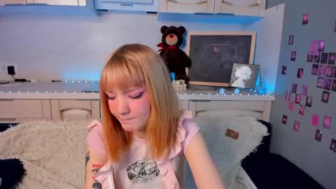 Snapshot of lina_blueeyed chatting on 02/05/25, 11:12 Lina blueeyed    GMT3 1100-1700 Mon Wed Thu Sat Sun online show from 02/05/25, 11:12