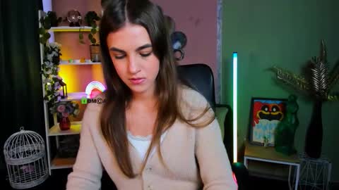 lina_fox12 online show from 10/17/25, 12:30