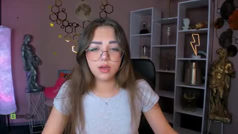 lina_fox12 online show from 05/14/26, 12:12