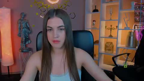 lina_fox12 online show from 06/30/26, 12:28