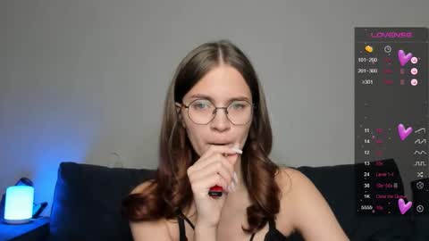 Snapshot of lina_hall chatting on 12/06/24, 11:11 lina hall online show from 12/06/24, 11:11