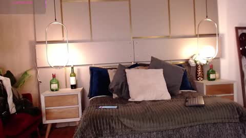 Lina online show from 11/13/25, 07:35